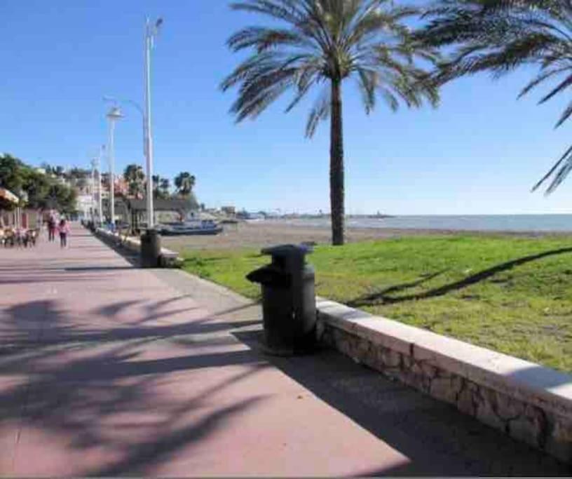 Apartamento En Primera Linea De Playa El Palo Málaga Extérieur photo